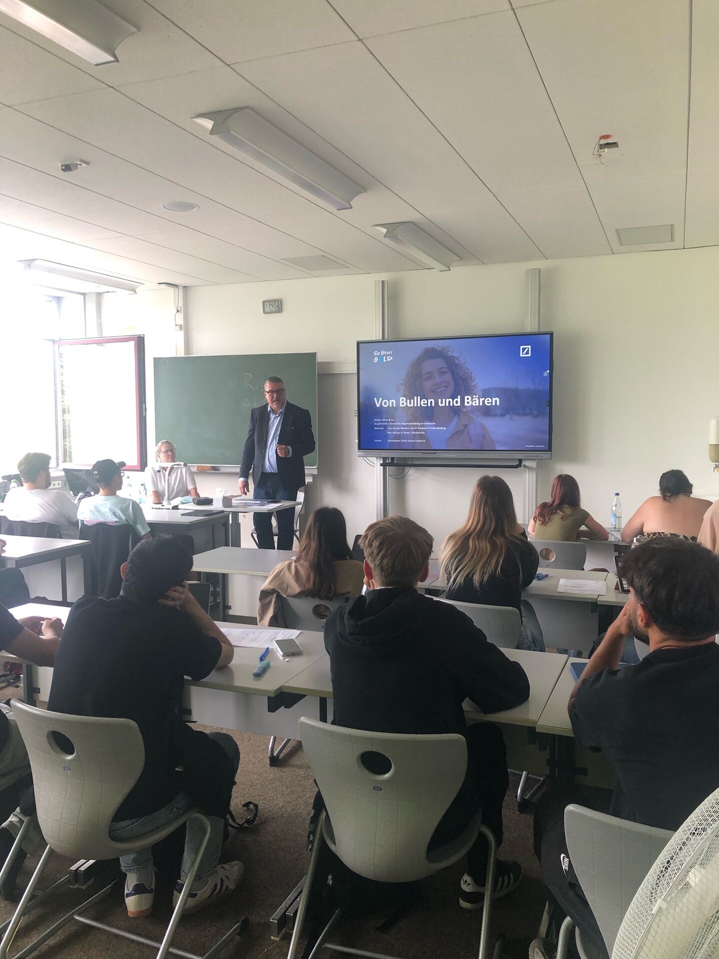 Mitarbeiter der Deutschen Bank zu Besuch an der GSS